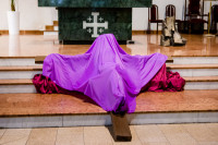 WIELKI PIĄTEK - Liturgia Męki Pańskiej 2025